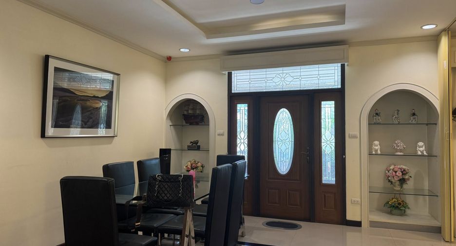 Casa en alquiler de 4 habitaciones en Bang Lamung, Chonburi