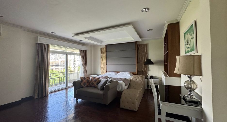 Casa en alquiler de 4 habitaciones en Bang Lamung, Chonburi