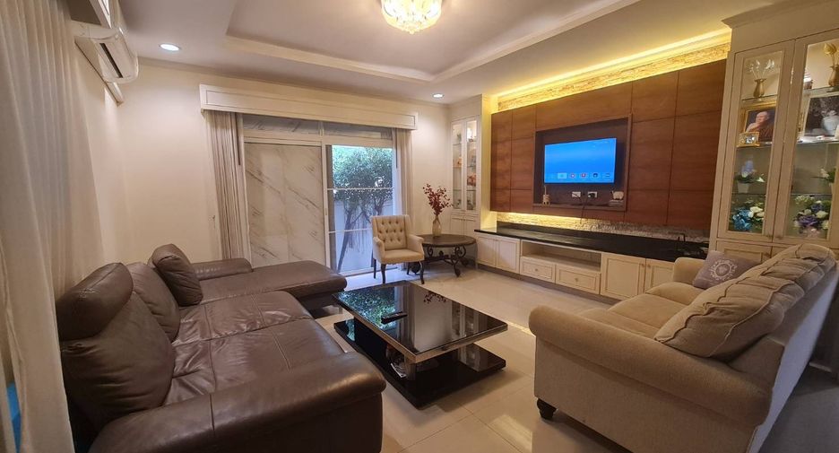 Casa en alquiler de 4 habitaciones en Bang Lamung, Chonburi