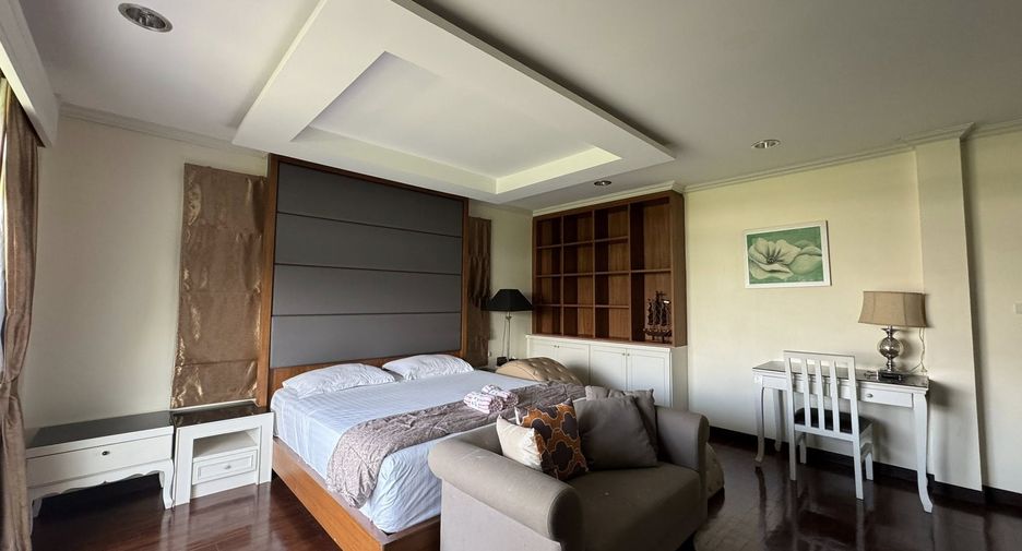 Casa en alquiler de 4 habitaciones en Bang Lamung, Chonburi
