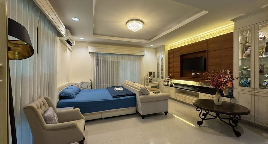 Casa en alquiler de 4 habitaciones en Bang Lamung, Chonburi