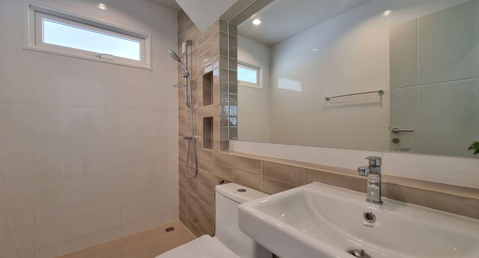 Casa en alquiler de 4 habitaciones en Mueang Phuket, Phuket