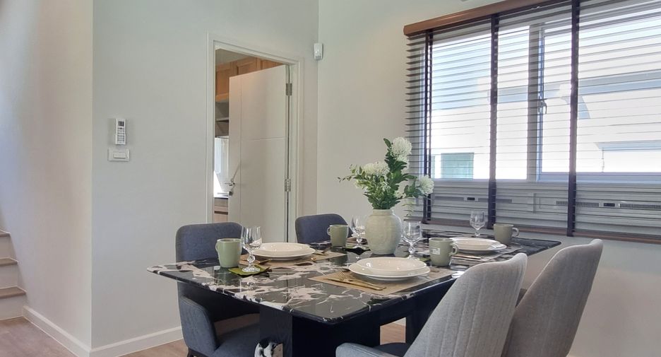 Casa en alquiler de 4 habitaciones en Mueang Phuket, Phuket