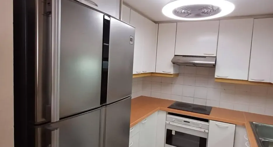 For rent 3 bedrooms condo in Pathum Wan, Bangkok