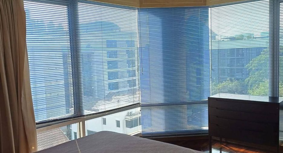 For rent 3 bedrooms condo in Pathum Wan, Bangkok