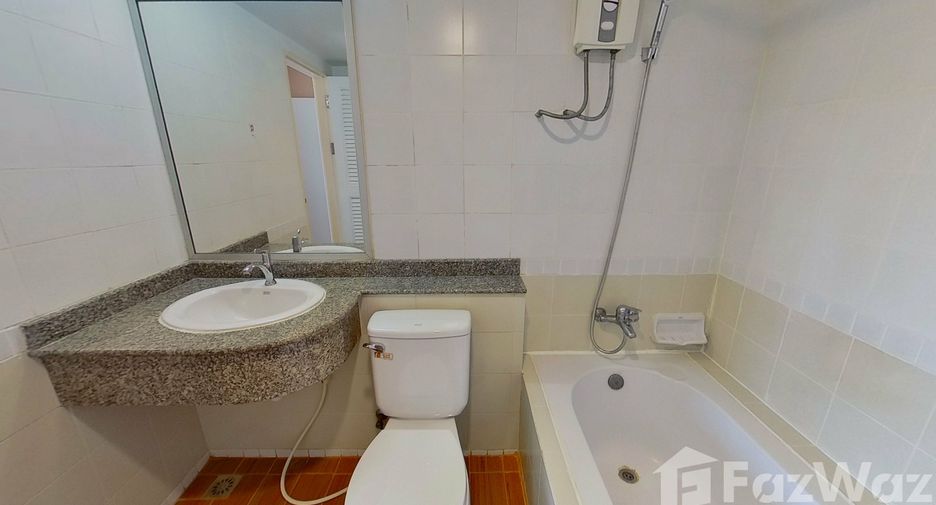 For rent 2 bedrooms condo in Pathum Wan, Bangkok