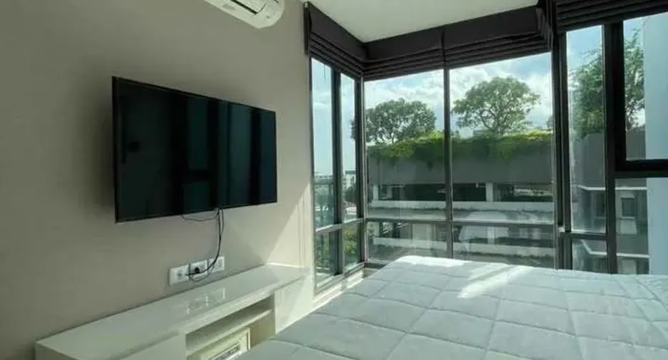 For rent 1 bed condo in Watthana, Bangkok