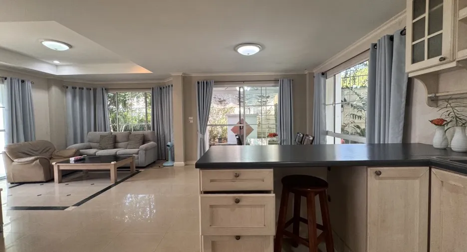 For rent 3 bedrooms house in Mueang Chiang Mai, Chiang Mai