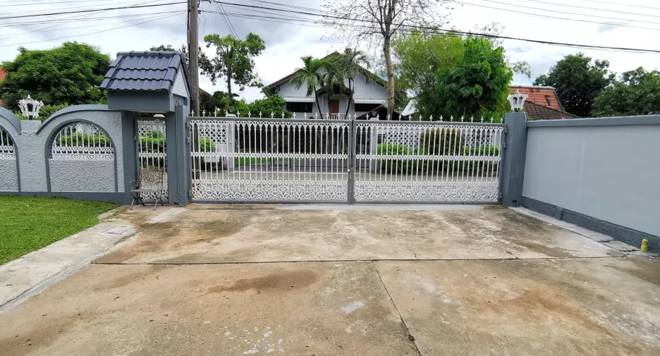 Casa en venta de 6 habitaciones en Saphan Sung, Bangkok