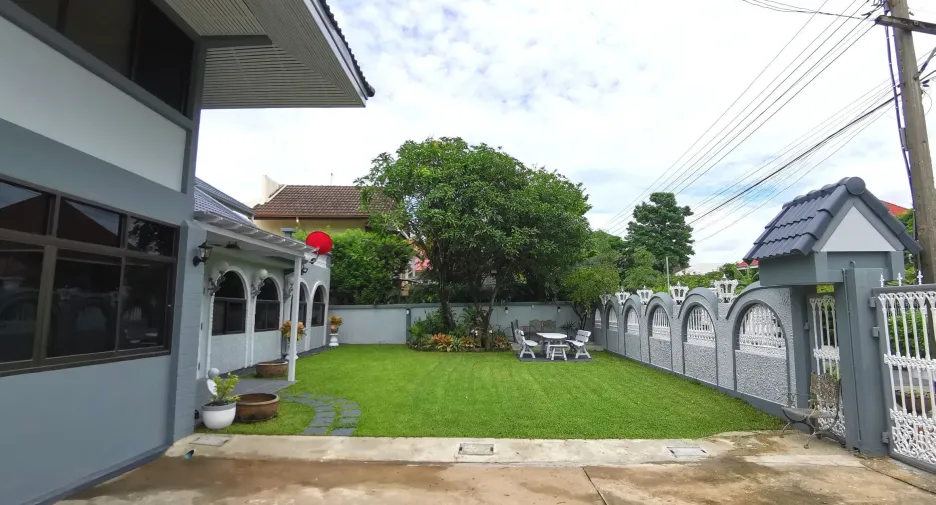 Casa en venta de 6 habitaciones en Saphan Sung, Bangkok