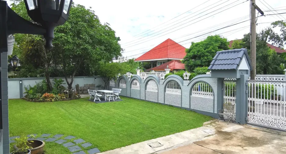 Casa en venta de 6 habitaciones en Saphan Sung, Bangkok