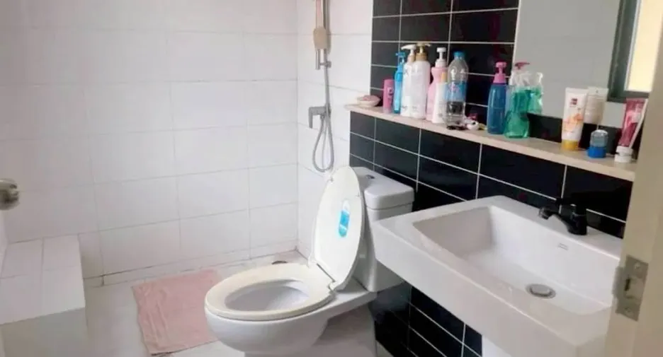 For sale 3 bedrooms townhouse in Bang Khae, Bangkok