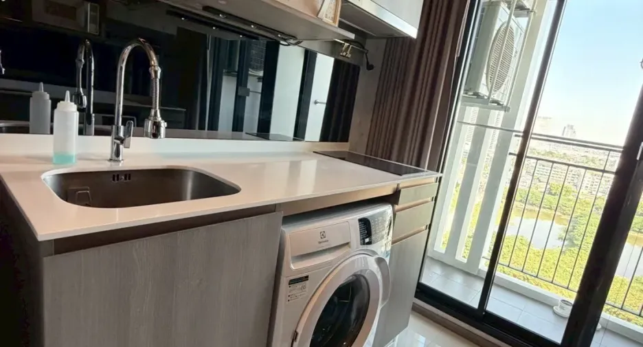 For rent 1 bed condo in Mueang Samut Prakan, Samut Prakan