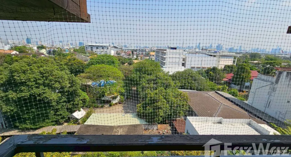 For sale 2 bedrooms condo in Dusit, Bangkok