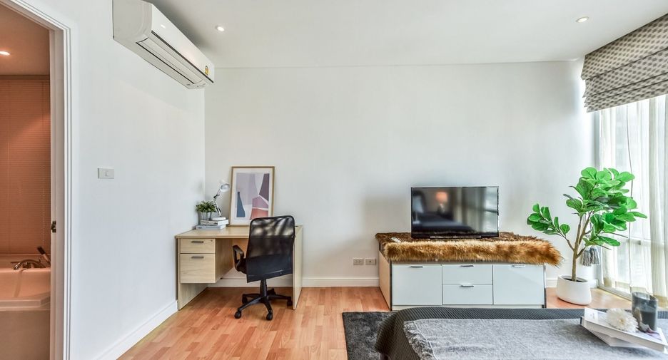For sale and for rent 2 bedrooms condo in Khlong Toei, Bangkok