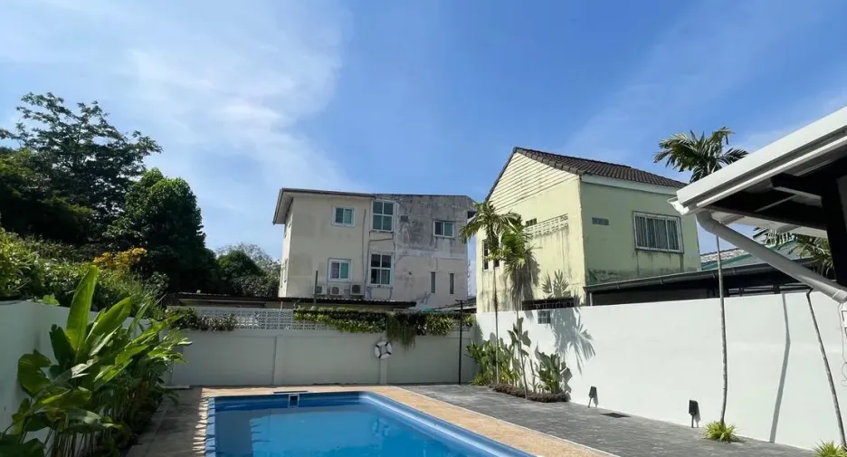 For rent 4 bedrooms retail Space in Mueang Phuket, Phuket
