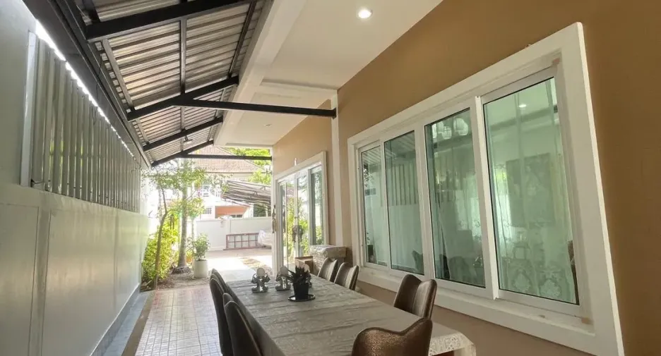 For rent 4 bedrooms retail Space in Mueang Phuket, Phuket