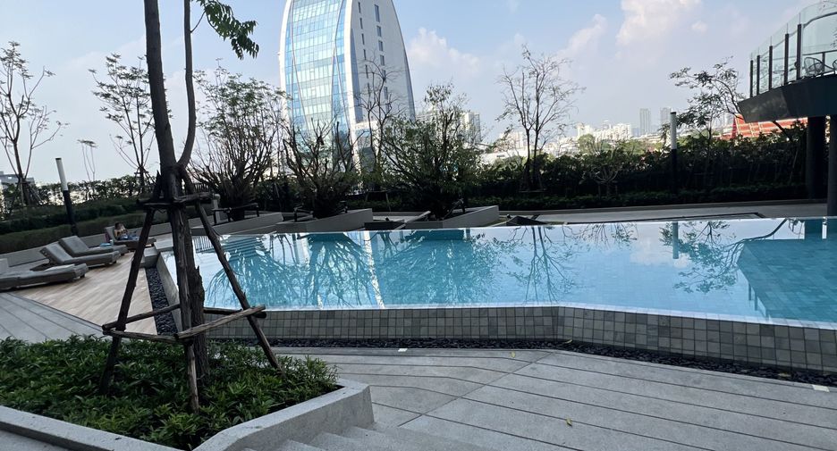 For rent 2 bedrooms condo in Bang Phlat, Bangkok