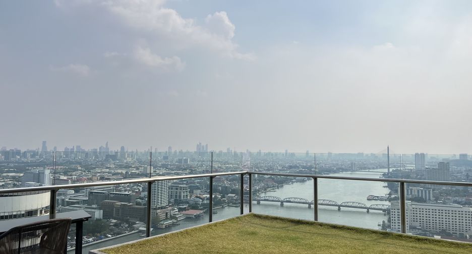 For rent 2 bedrooms condo in Bang Phlat, Bangkok