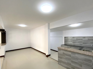 Casa adosada en venta de 3 habitaciones en Mueang Rayong, Rayong
