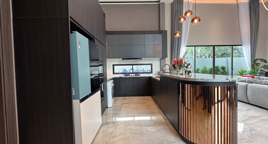 For sale 3 bedrooms house in Bang Lamung, Chonburi
