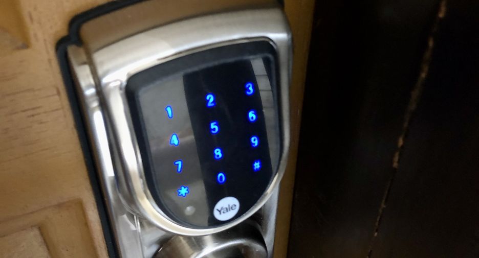 For rent 2 bedrooms condo in Pathum Wan, Bangkok