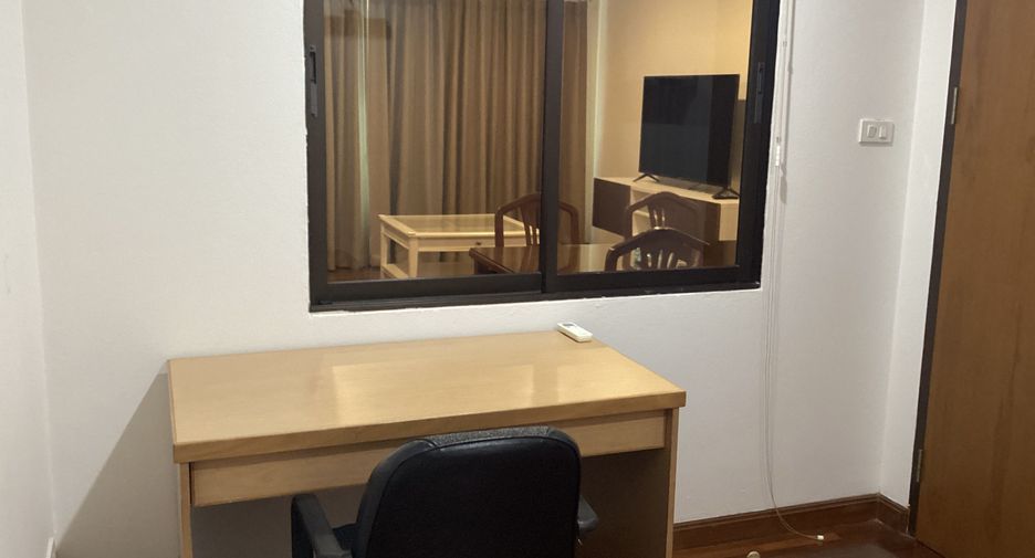For rent 2 bedrooms condo in Pathum Wan, Bangkok