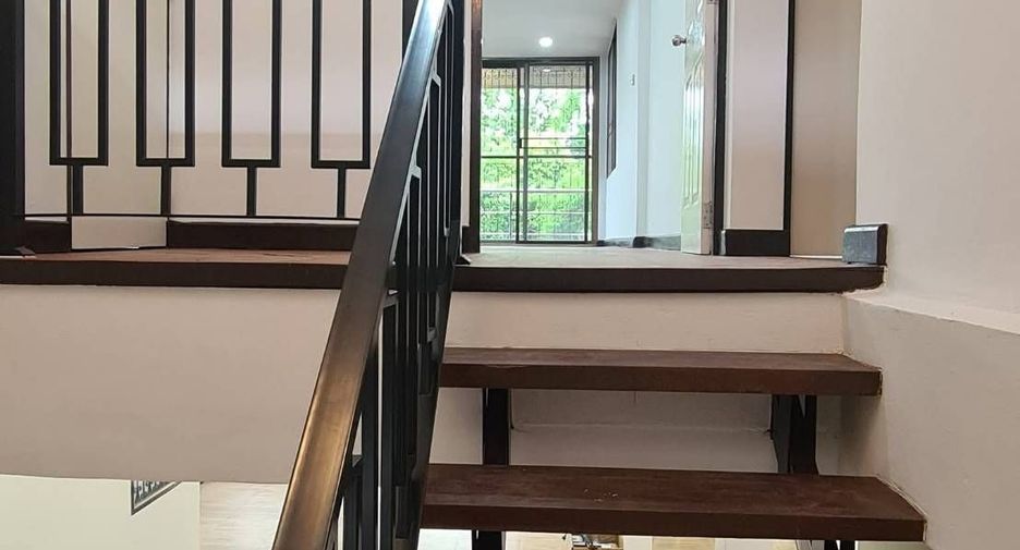 For rent 3 bedrooms house in Bang Kapi, Bangkok