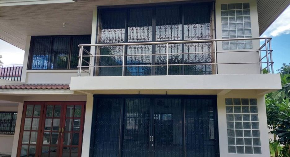 For rent 3 bedrooms house in Bang Kapi, Bangkok
