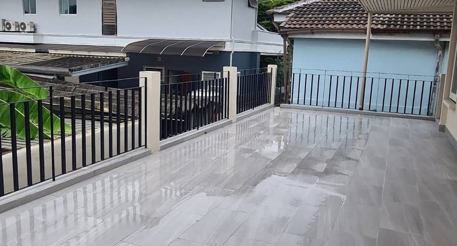 For rent 3 bedrooms house in Bang Kapi, Bangkok
