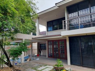 For rent 3 bedrooms house in Bang Kapi, Bangkok