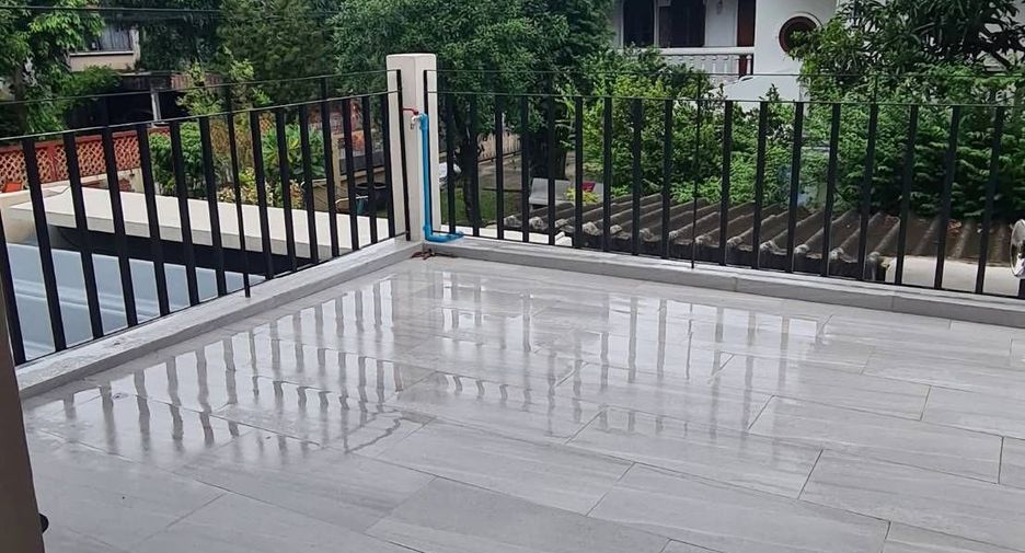 For rent 3 bedrooms house in Bang Kapi, Bangkok