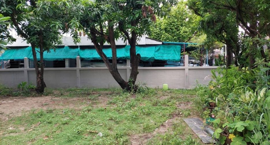 For rent 3 bedrooms house in Bang Kapi, Bangkok