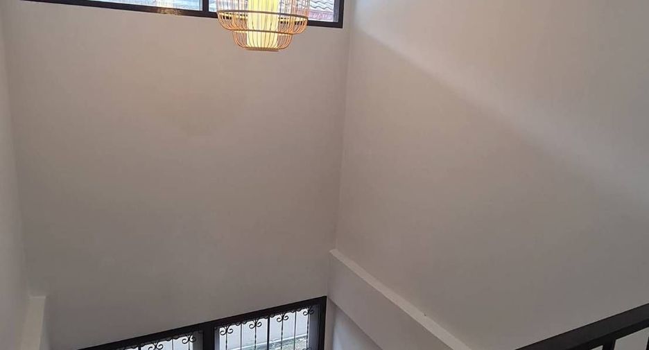 For rent 3 bedrooms house in Bang Kapi, Bangkok