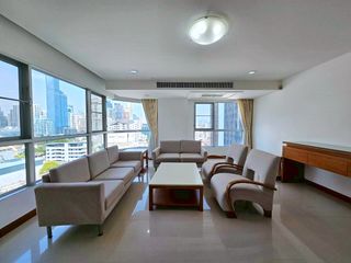 For rent 3 bedrooms condo in Khlong Toei, Bangkok