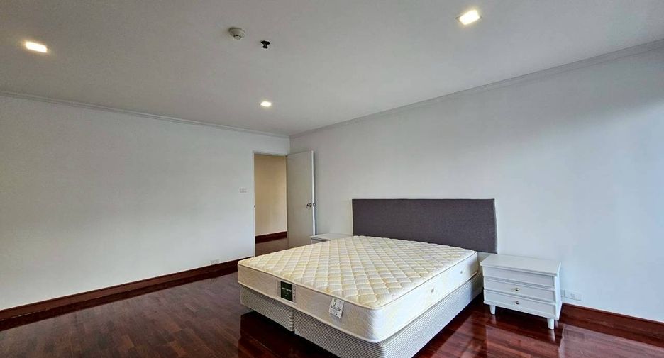Wohnung zur Miete mit 4 Zimmer in Watthana, Bangkok