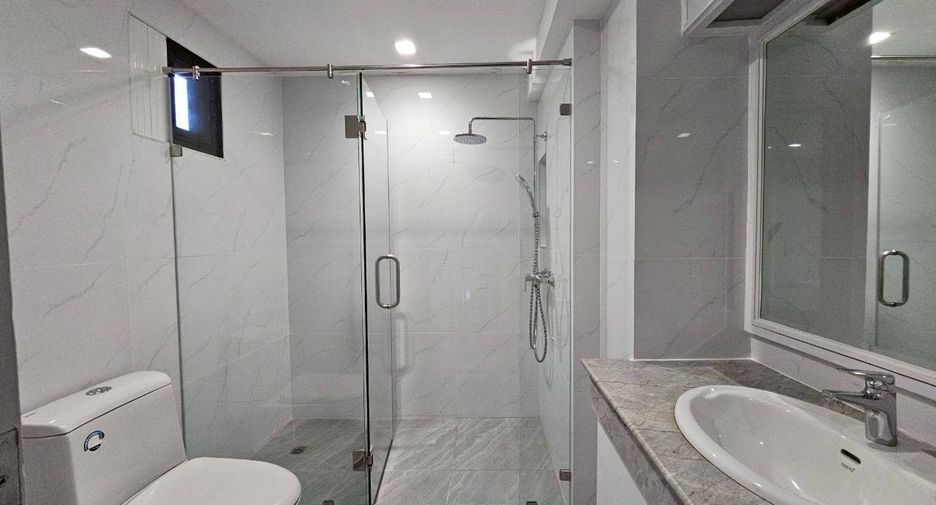 Wohnung zur Miete mit 4 Zimmer in Watthana, Bangkok