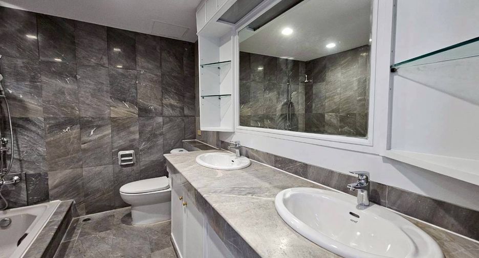 Wohnung zur Miete mit 4 Zimmer in Watthana, Bangkok