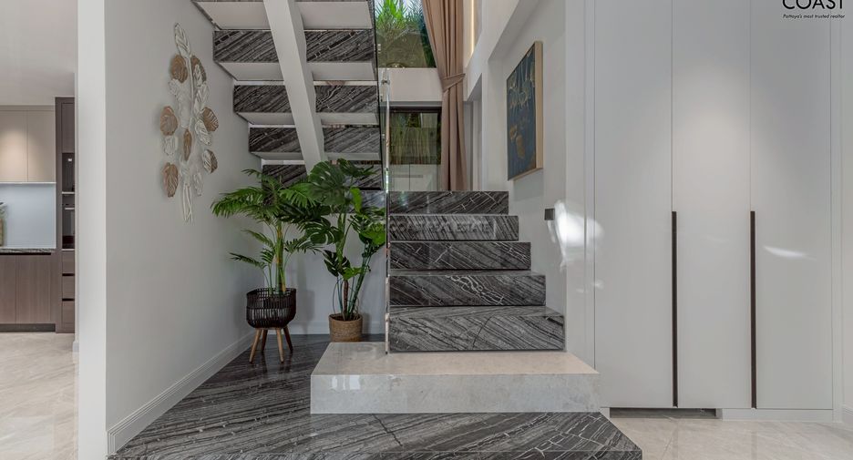 For sale 5 bedrooms house in Bang Lamung, Chonburi