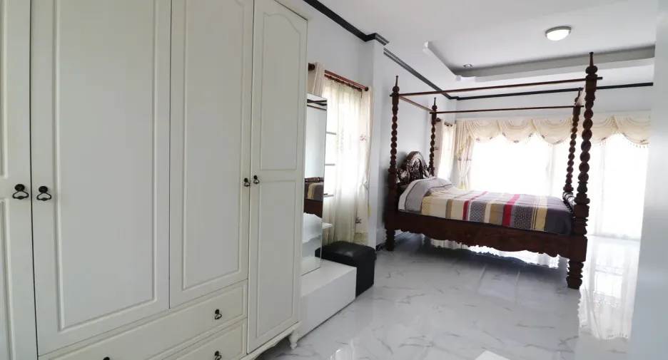 For sale 5 bedrooms house in Mueang Udon Thani, Udon Thani