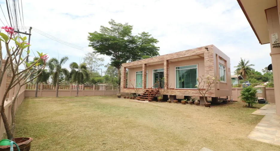 For sale 5 bedrooms house in Mueang Udon Thani, Udon Thani