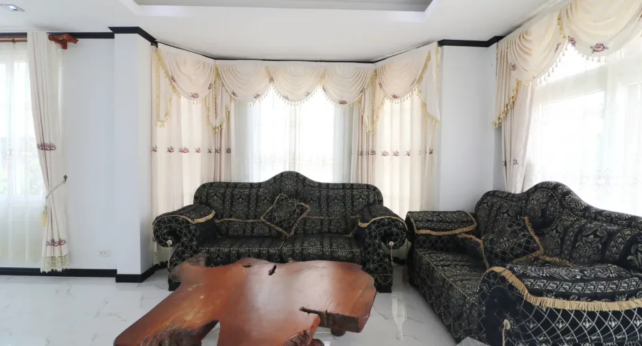 For sale 5 bedrooms house in Mueang Udon Thani, Udon Thani