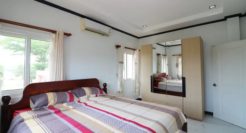 For sale 5 bedrooms house in Mueang Udon Thani, Udon Thani