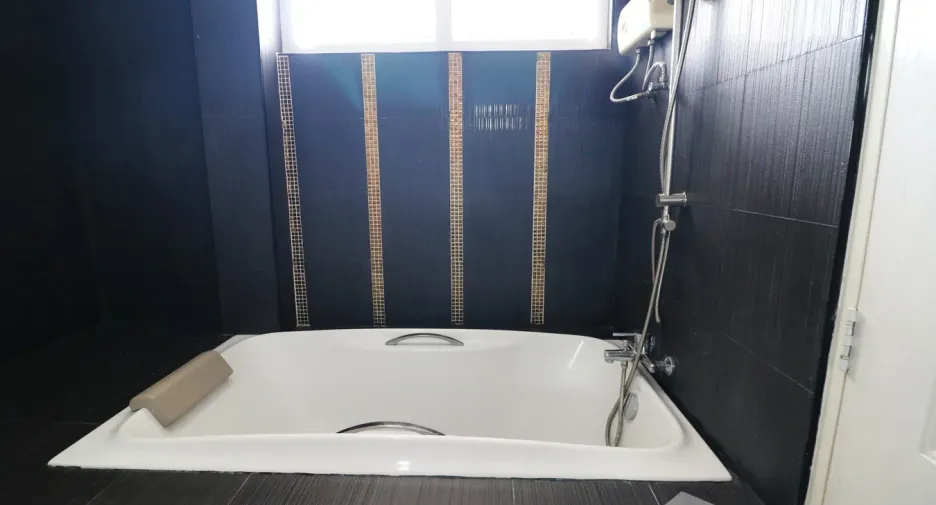 For sale 5 bedrooms house in Mueang Udon Thani, Udon Thani