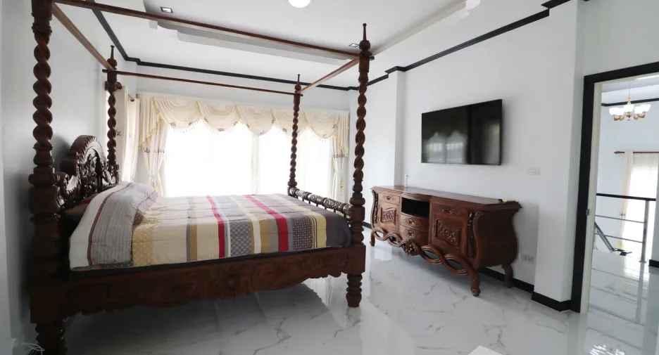 For sale 5 bedrooms house in Mueang Udon Thani, Udon Thani