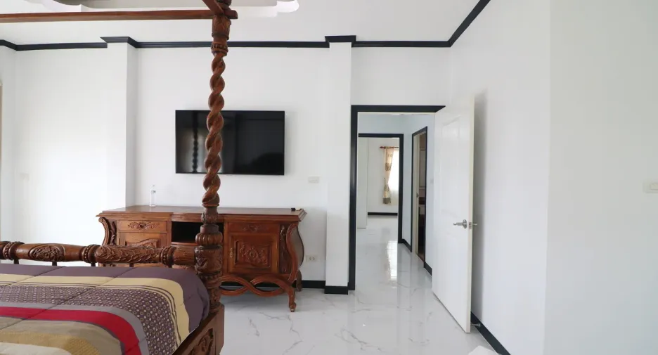 For sale 5 bedrooms house in Mueang Udon Thani, Udon Thani