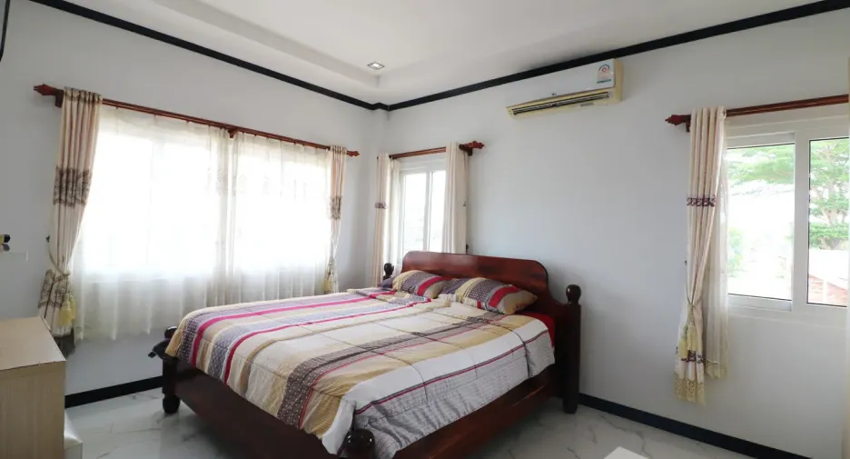 For sale 5 bedrooms house in Mueang Udon Thani, Udon Thani