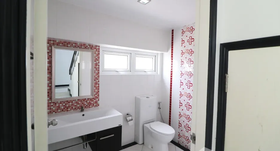 For sale 5 bedrooms house in Mueang Udon Thani, Udon Thani