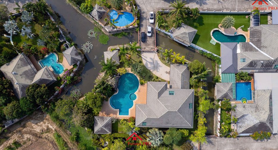For sale 5 bedrooms house in Huay Yai, Pattaya