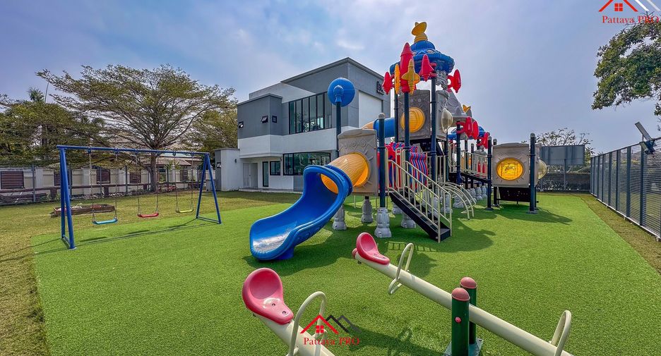 For sale 5 bedrooms house in Huay Yai, Pattaya